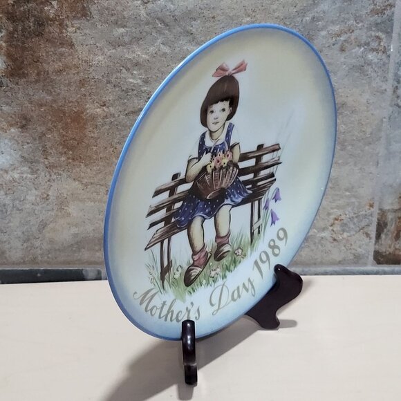 Vintage Schmid Hummel Mother's Day 1989 Pretty As A Picture Decorative Wall Hang - Picture 8 of 12